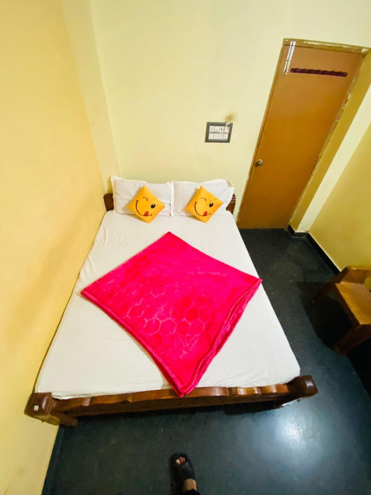 Hotel Hk Residency Mysore Esterno foto