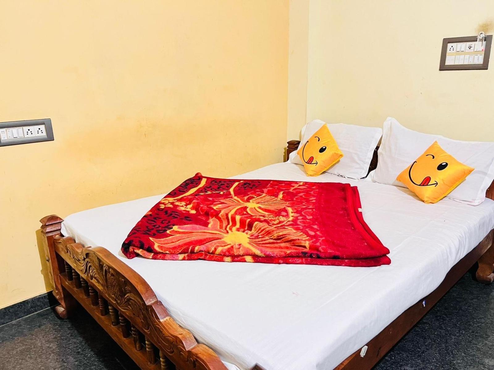 Hotel Hk Residency Mysore Esterno foto