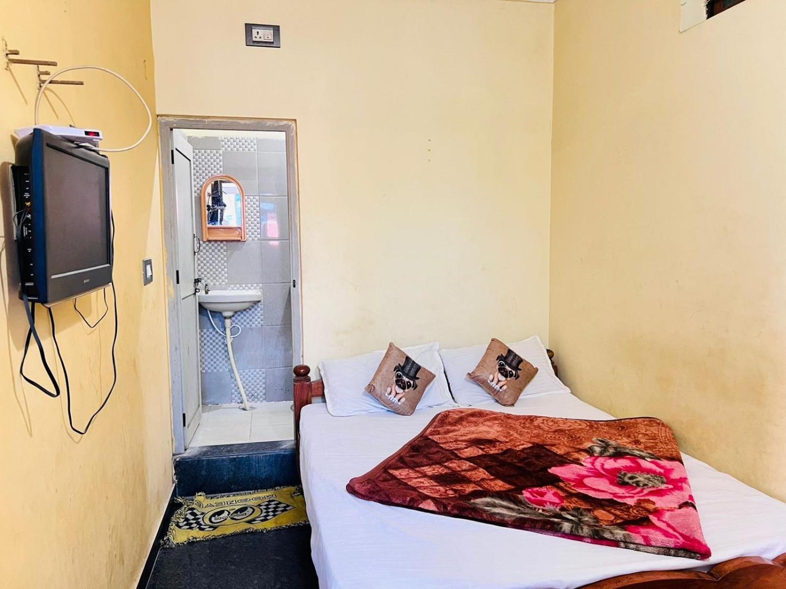 Hotel Hk Residency Mysore Esterno foto